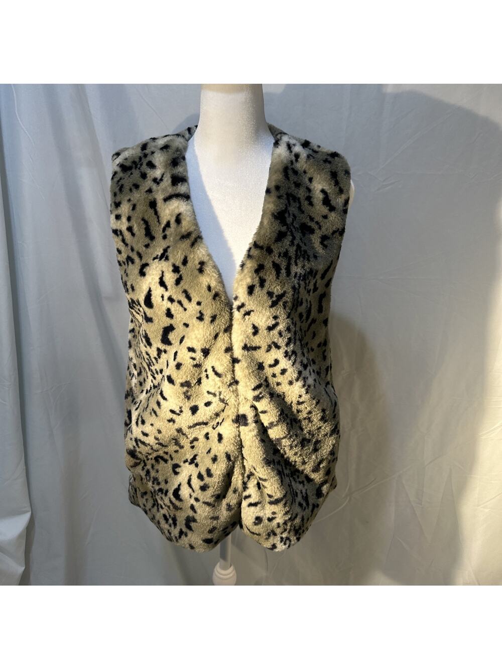 Dylan Los Angeles Faux Fur Vest Women’s Small Cheetah Print 2 Pockets VERY SOFT